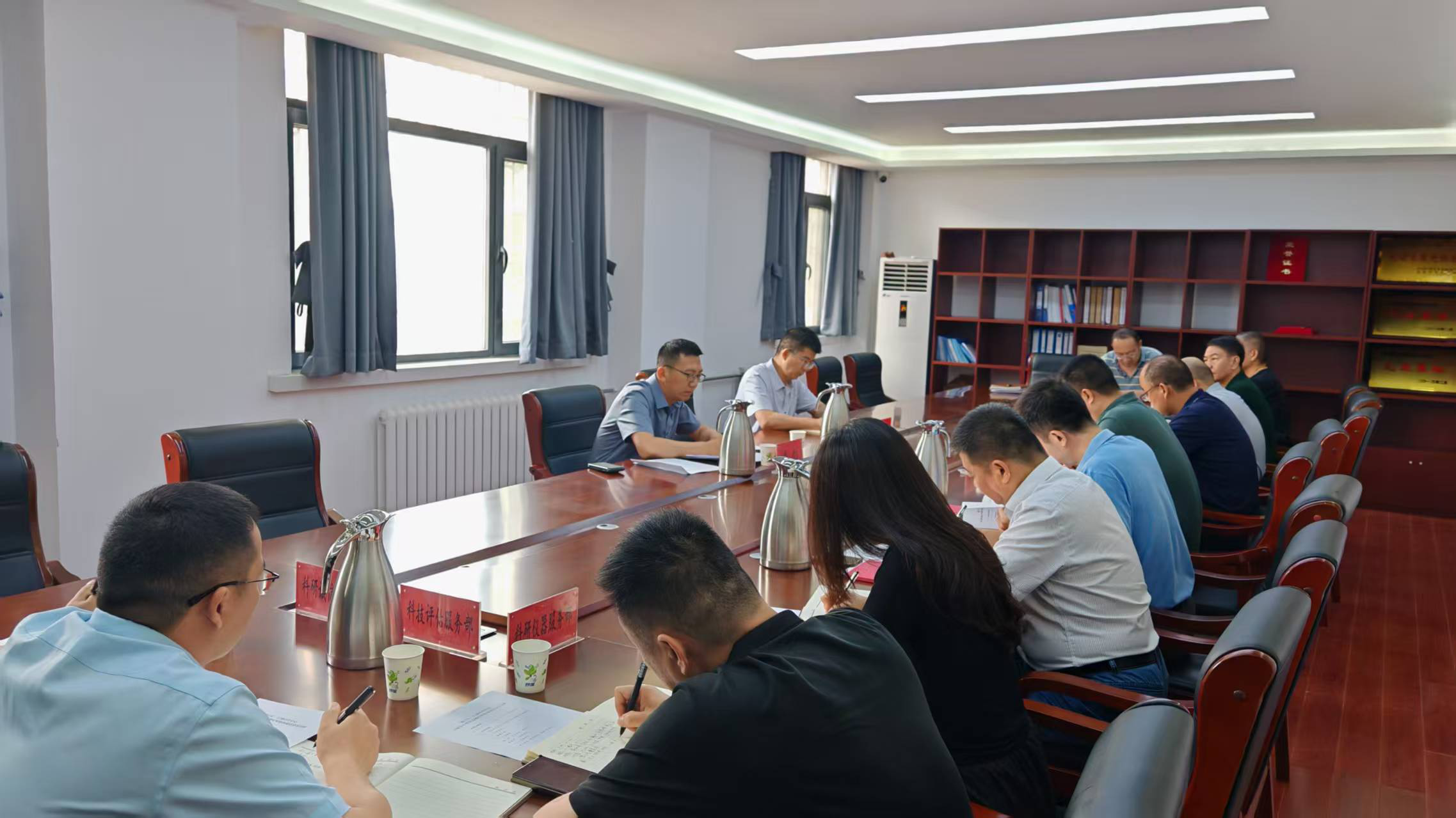 省科技厅党组成员、副厅长潘刚一行到省科研平台服务中心专题调研违规吃喝专项整治工作 省科技厅党组成员、副厅长潘刚一行到省科研平台服务中心专题调研违规吃喝专项整治工作