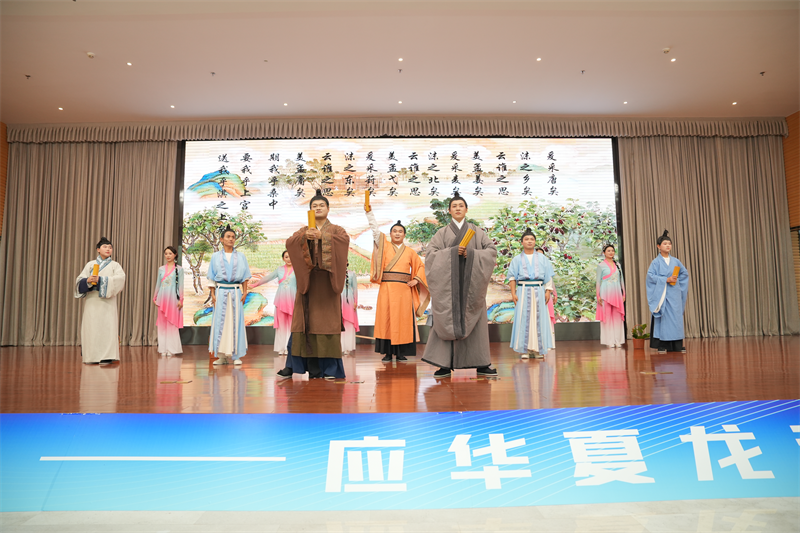 河南省第四届青少年学生读书行动暨河南省中小学书香校园建设现场会举行