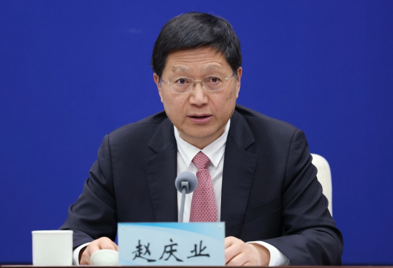 省财政厅党组书记、厅长赵庆业出席省政府新闻发布会并回答记者提...